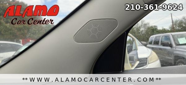Photo of 2008 White GMC Acadia
