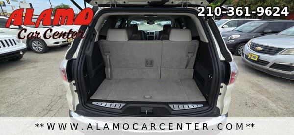 Photo of 2008 White GMC Acadia