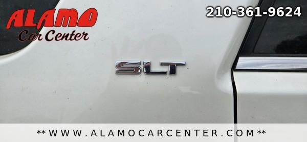 Photo of 2008 White GMC Acadia