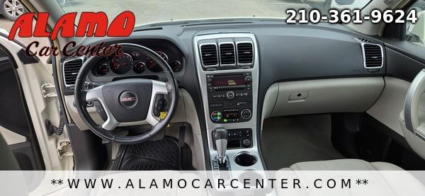Photo of 2008 White GMC Acadia