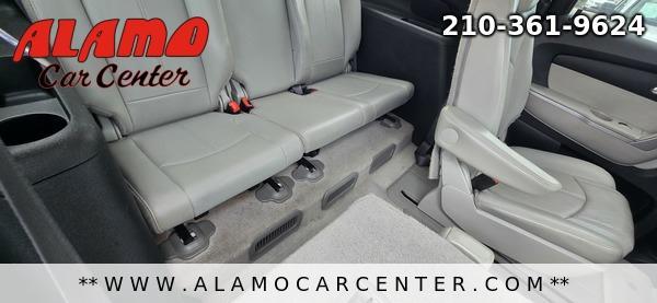 Photo of 2008 White GMC Acadia