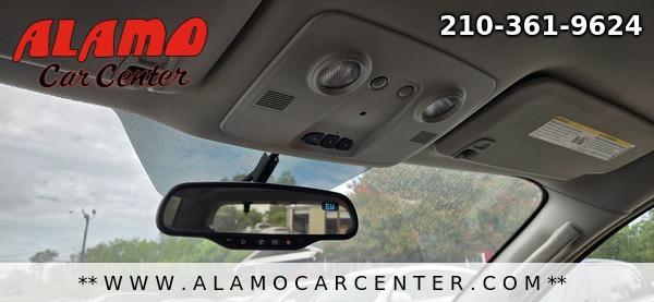 Photo of 2008 White GMC Acadia
