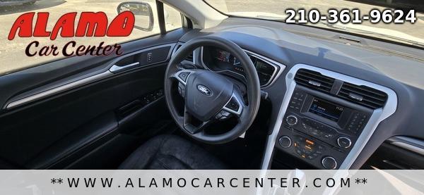Photo of 2015 White Ford Fusion Hybrid