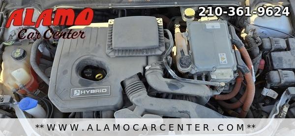 Photo of 2015 White Ford Fusion Hybrid