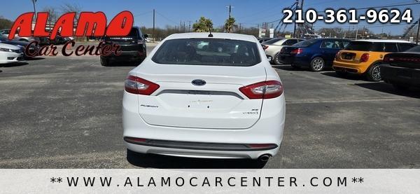 Photo of 2015 White Ford Fusion Hybrid