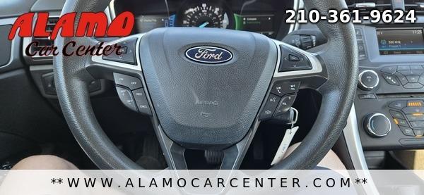 Photo of 2015 White Ford Fusion Hybrid