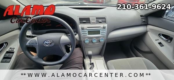 Photo of 2009 Silver Toyota Camry