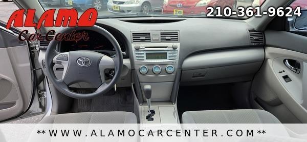 Photo of 2009 Silver Toyota Camry