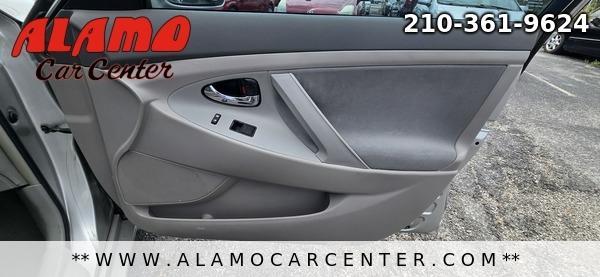 Photo of 2009 Silver Toyota Camry