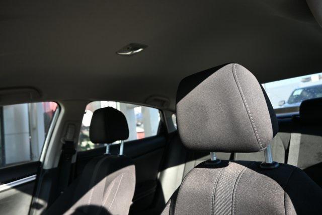 Photo of 2017 Lunar Silver Metallic Honda Civic