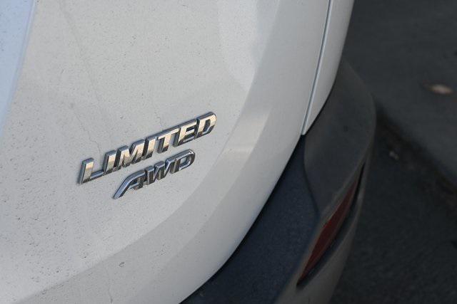 Photo of 2015 Blizzard Pearl Toyota RAV4