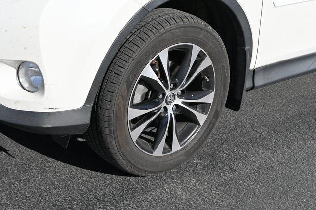 Photo of 2015 Blizzard Pearl Toyota RAV4