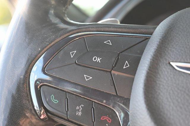 Photo of 2015 Granite Crystal Metallic Clearcoat Chrysler 200