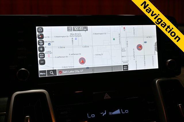 Photo of 2022 Glacial White Pearl Kia Sorento