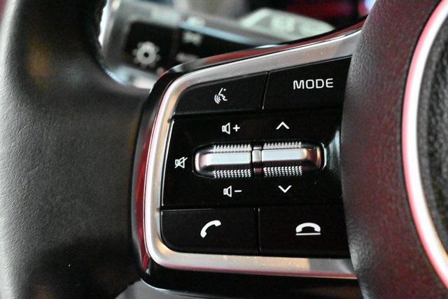 Photo of 2022 Glacial White Pearl Kia Sorento