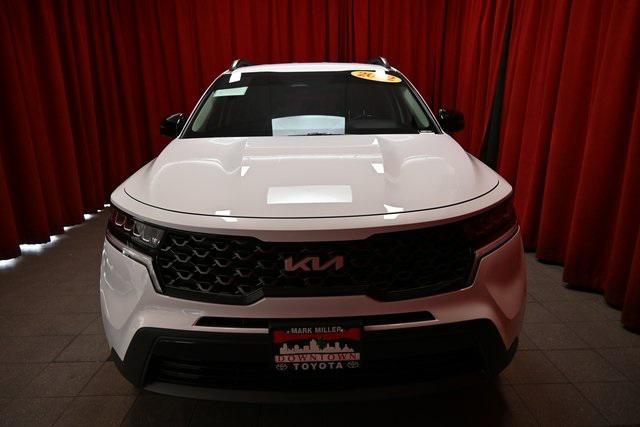Photo of 2022 Glacial White Pearl Kia Sorento