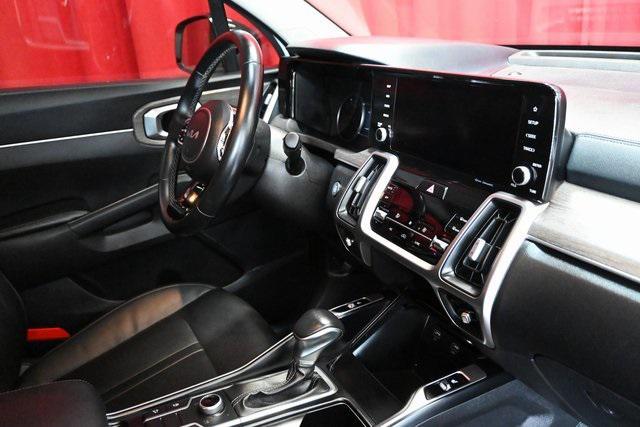 Photo of 2022 Glacial White Pearl Kia Sorento