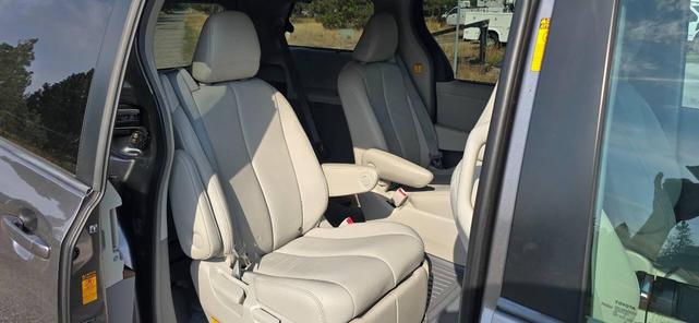 Photo of 2013 Predawn Gray Mica Toyota Sienna
