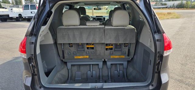 Photo of 2013 Predawn Gray Mica Toyota Sienna