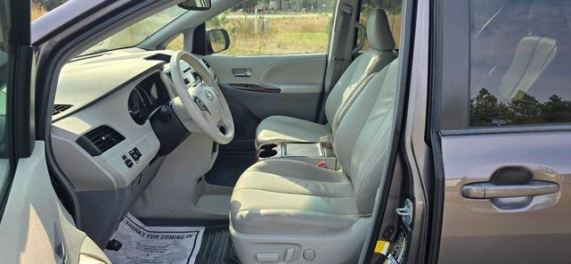 Photo of 2013 Predawn Gray Mica Toyota Sienna