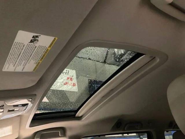 Photo of 2013 Predawn Gray Mica Toyota Sienna