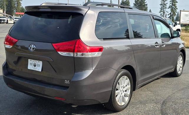 Photo of 2013 Predawn Gray Mica Toyota Sienna