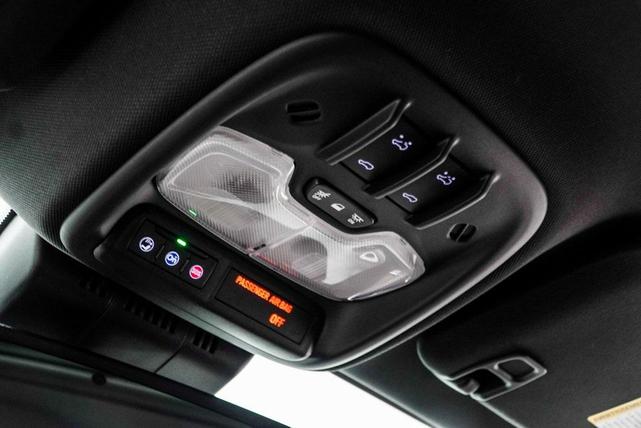 Photo of 2023 Summit White GMC Canyon