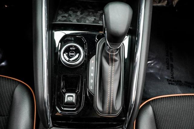 Photo of 2023 Summit White GMC Canyon