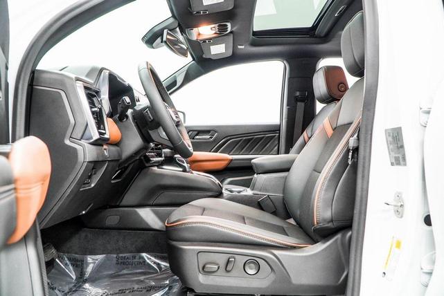 Photo of 2023 Summit White GMC Canyon