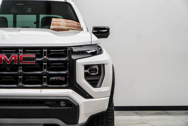 Photo of 2023 Summit White GMC Canyon