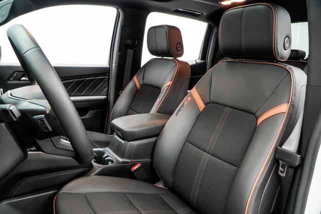 Photo of 2023 Summit White GMC Canyon