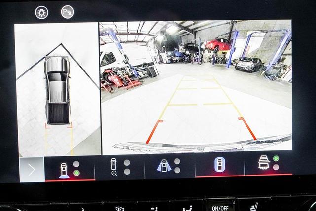 Photo of 2023 Summit White GMC Canyon