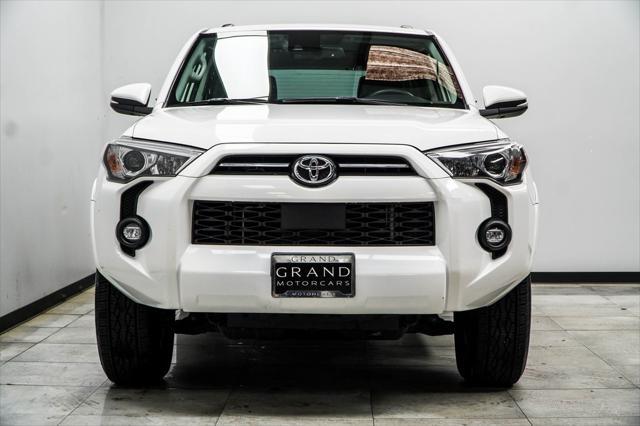 Photo of 2021 Super White Toyota 4Runner