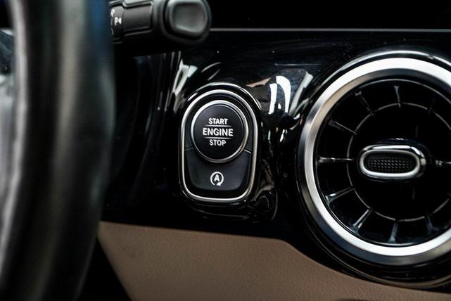 Photo of 2021 White Mercedes-Benz GLA 250