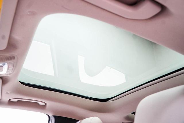 Photo of 2021 White Mercedes-Benz GLA 250