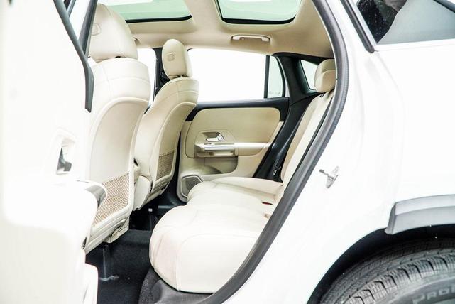 Photo of 2021 White Mercedes-Benz GLA 250