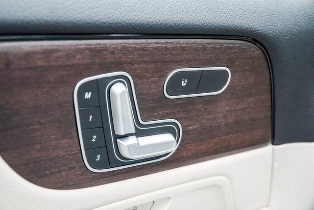 Photo of 2021 White Mercedes-Benz GLA 250