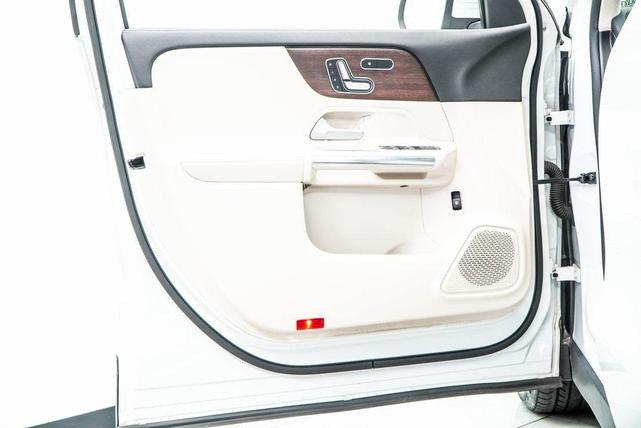 Photo of 2021 White Mercedes-Benz GLA 250
