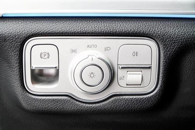 Photo of 2024 Cirrus Silver Metallic Mercedes-Benz GLE 450 Plug-In Hybrid