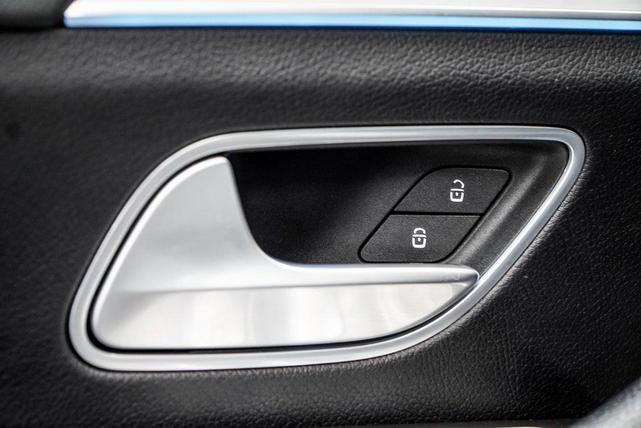 Photo of 2024 Cirrus Silver Metallic Mercedes-Benz GLE 450 Plug-In Hybrid