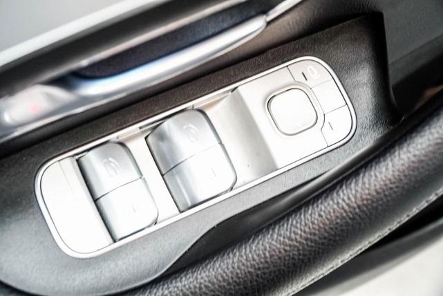 Photo of 2024 Cirrus Silver Metallic Mercedes-Benz GLE 450 Plug-In Hybrid