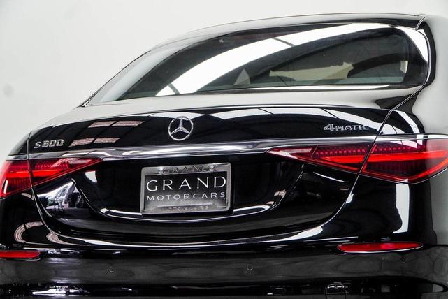 Photo of 2022 Black Mercedes-Benz S-Class