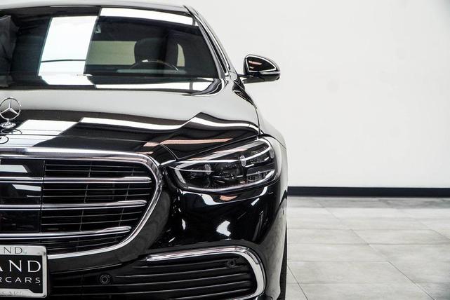 Photo of 2022 Black Mercedes-Benz S-Class