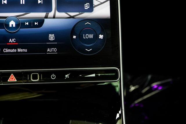 Photo of 2022 Black Mercedes-Benz S-Class