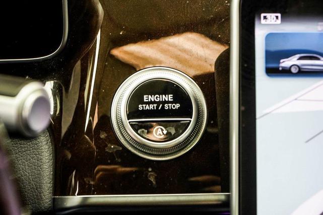 Photo of 2022 Black Mercedes-Benz S-Class