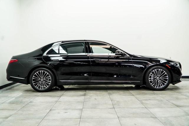 Photo of 2022 Black Mercedes-Benz S-Class