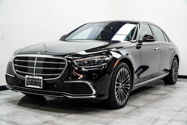 Photo of 2022 Black Mercedes-Benz S-Class