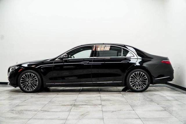 Photo of 2022 Black Mercedes-Benz S-Class