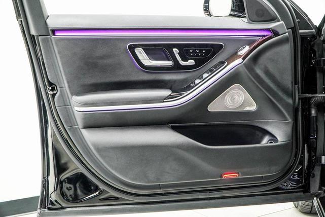 Photo of 2022 Black Mercedes-Benz S-Class
