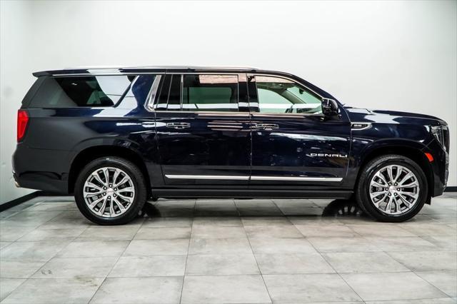 Photo of 2022 Midnight Blue Metallic GMC Yukon XL